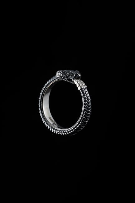 Discover Bespoke 925 Sterling Silver Jewelry in Dubai with Silvara