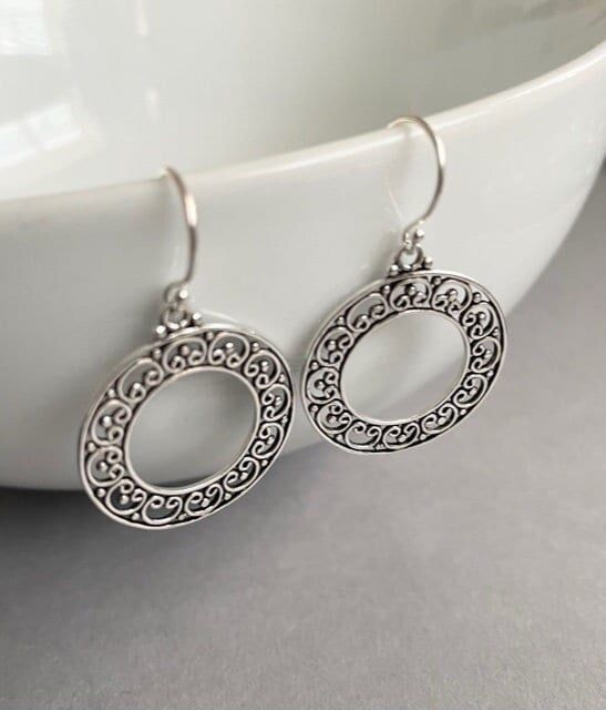 Handcrafted silver jewelry Dubai