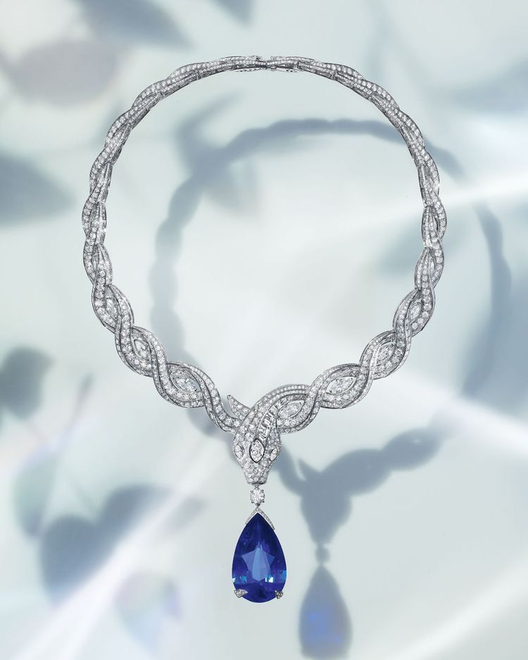 Luxury necklaces in Dubai